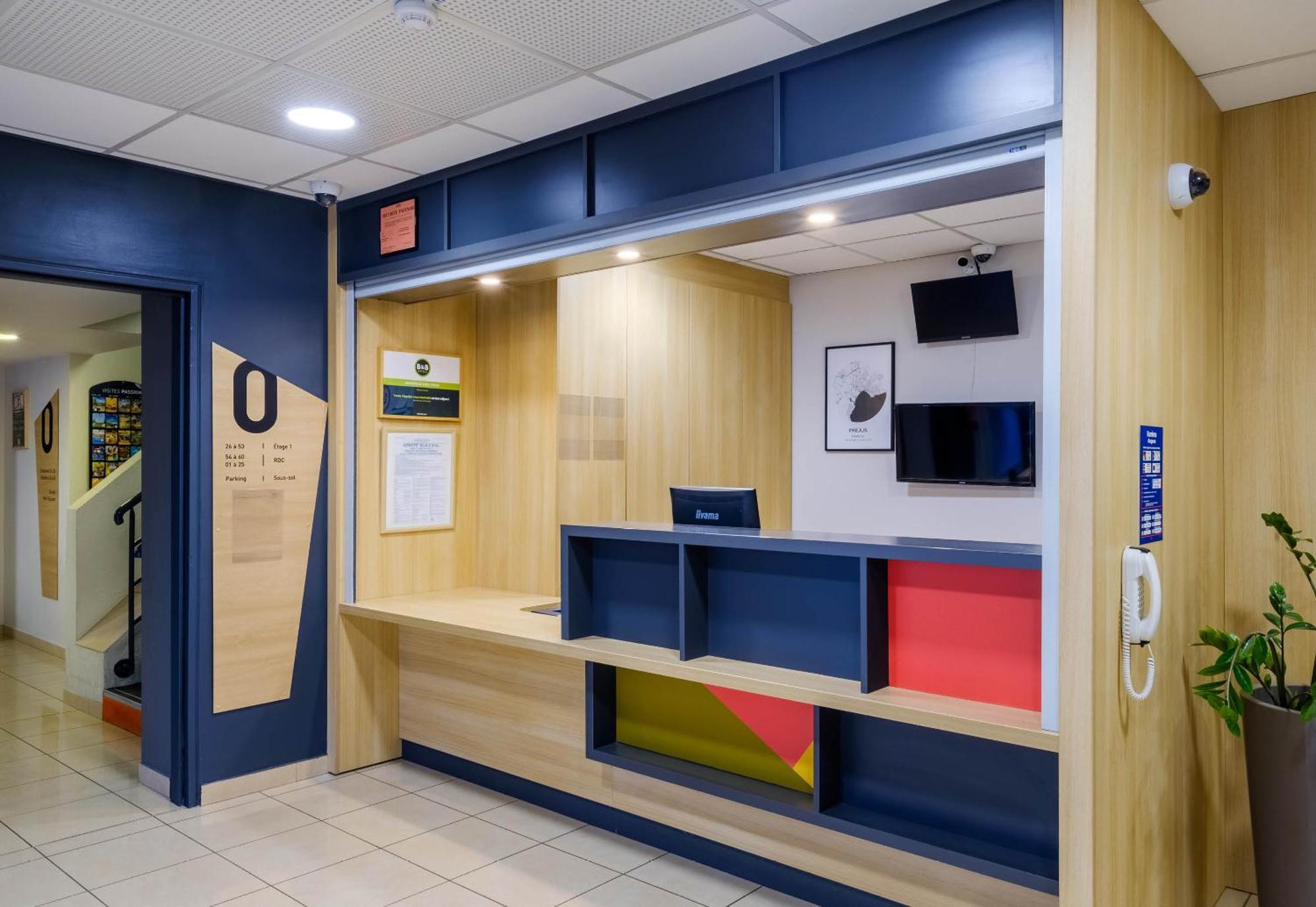 B&B Hotel Frejus Puget-Sur-Argens Bagian luar foto