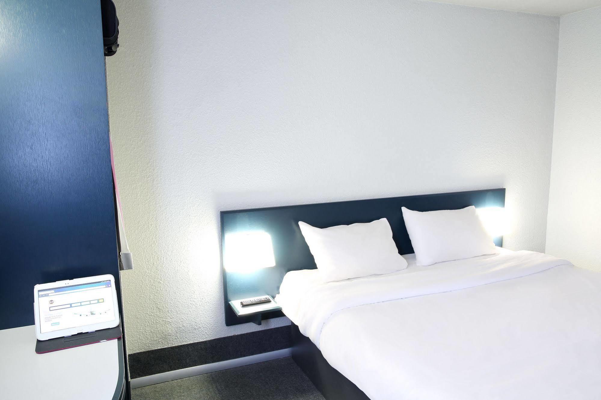 B&B Hotel Frejus Puget-Sur-Argens Bagian luar foto