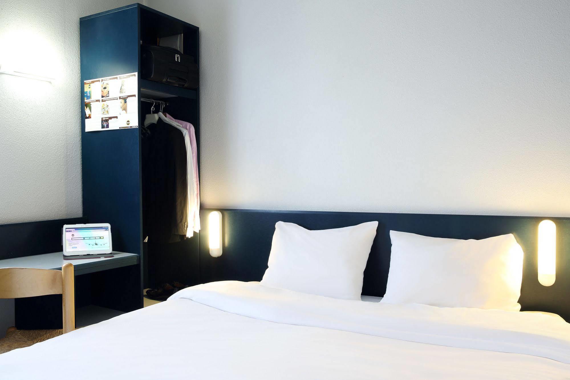 B&B Hotel Frejus Puget-Sur-Argens Bagian luar foto