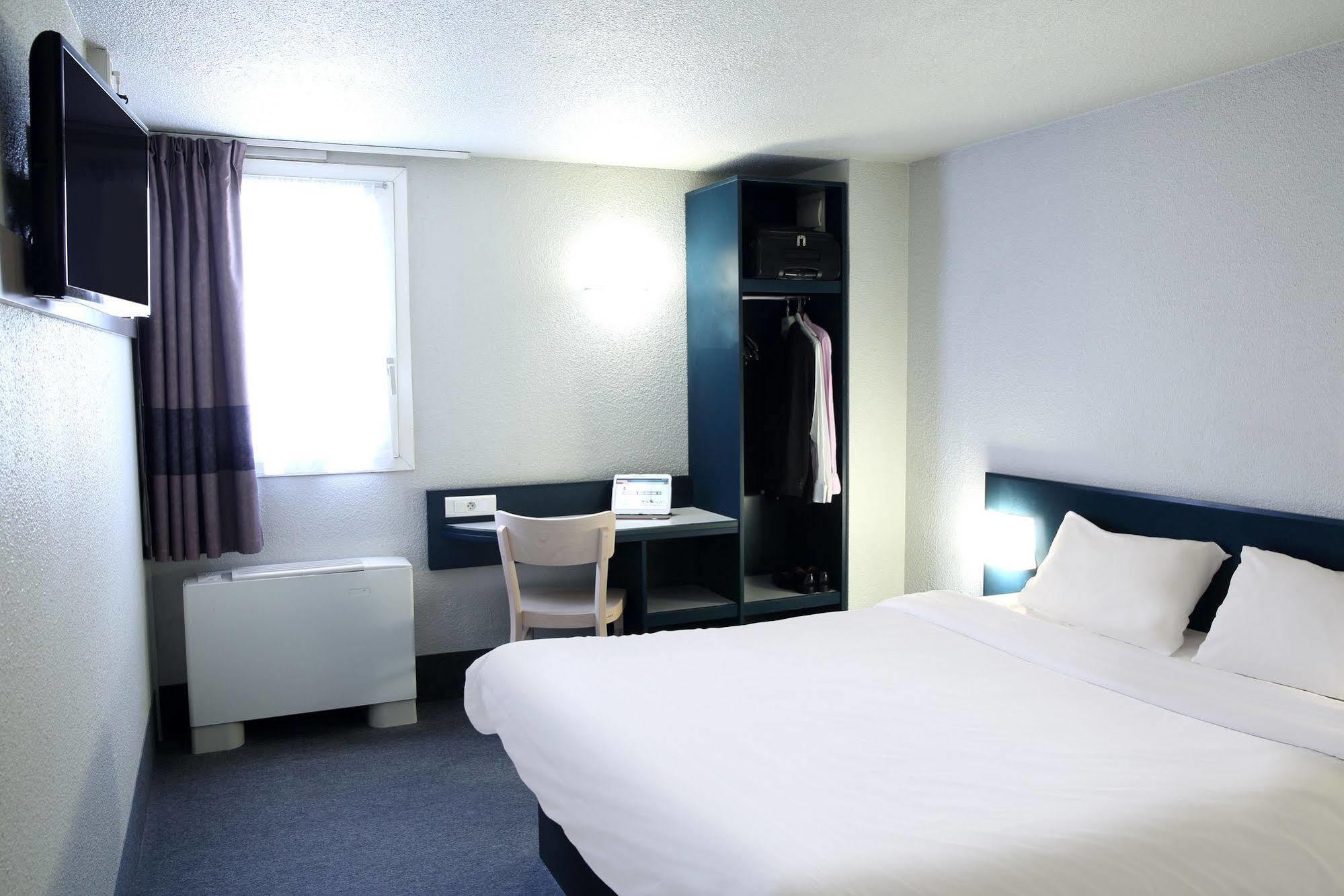 B&B Hotel Frejus Puget-Sur-Argens Bagian luar foto